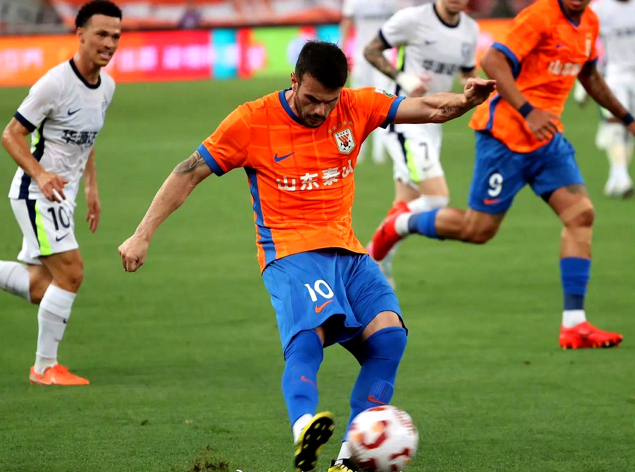 开云官网-里程碑夜山东泰山远射贴柱，中超今夜刷纪录，赛场秩序良好，细节决定成败(张磊南山南全景无损)